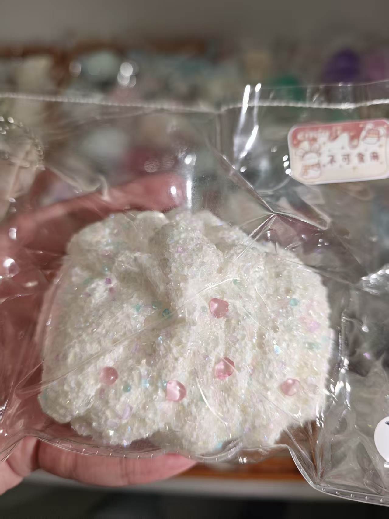 CHUNLI焼き菓子花形、白い生地にカラフルシュガー
