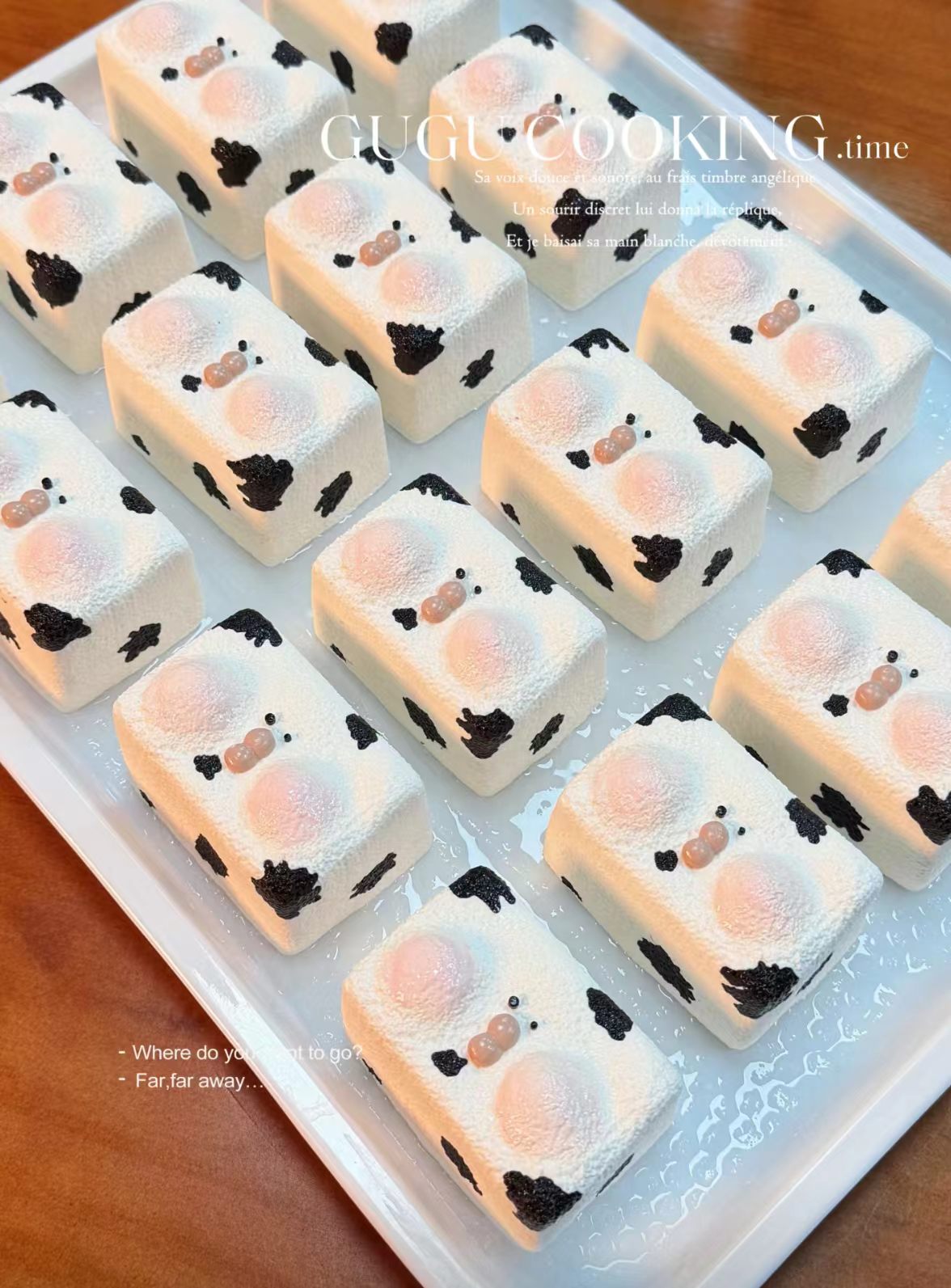 クッキーの詰め合わせ（角形、白い表面と黒い点模様）